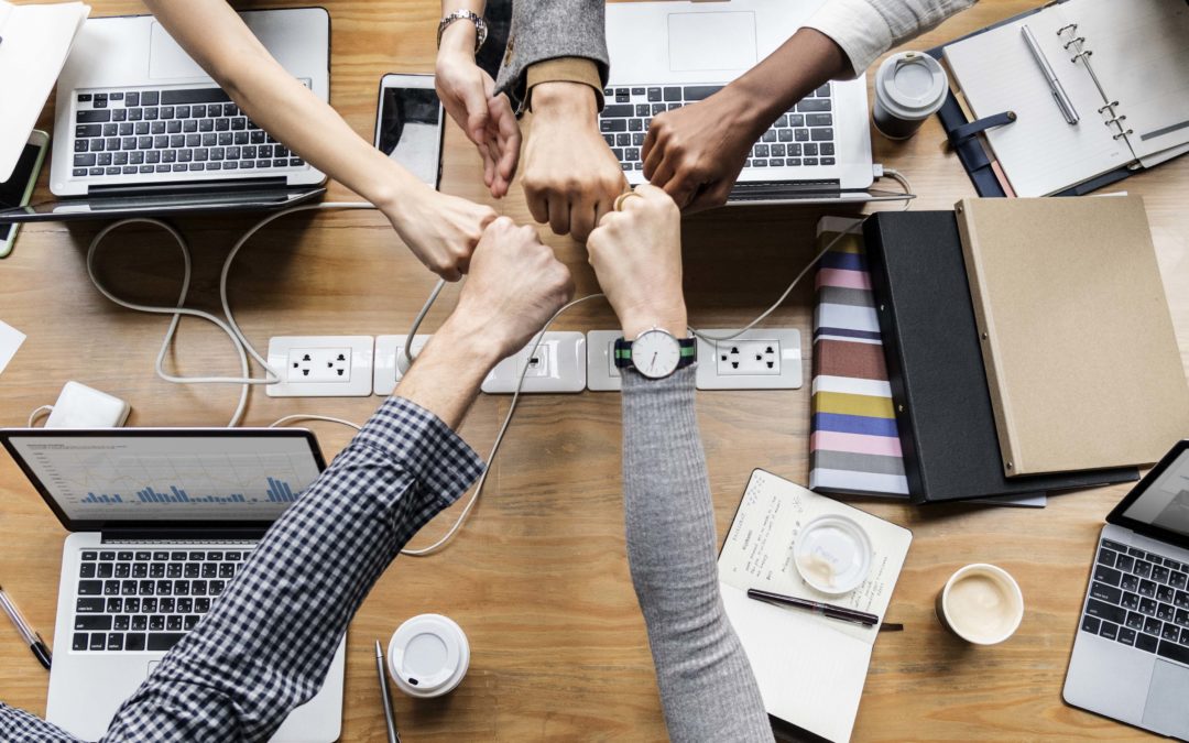 Equipo de trabajo en reunión